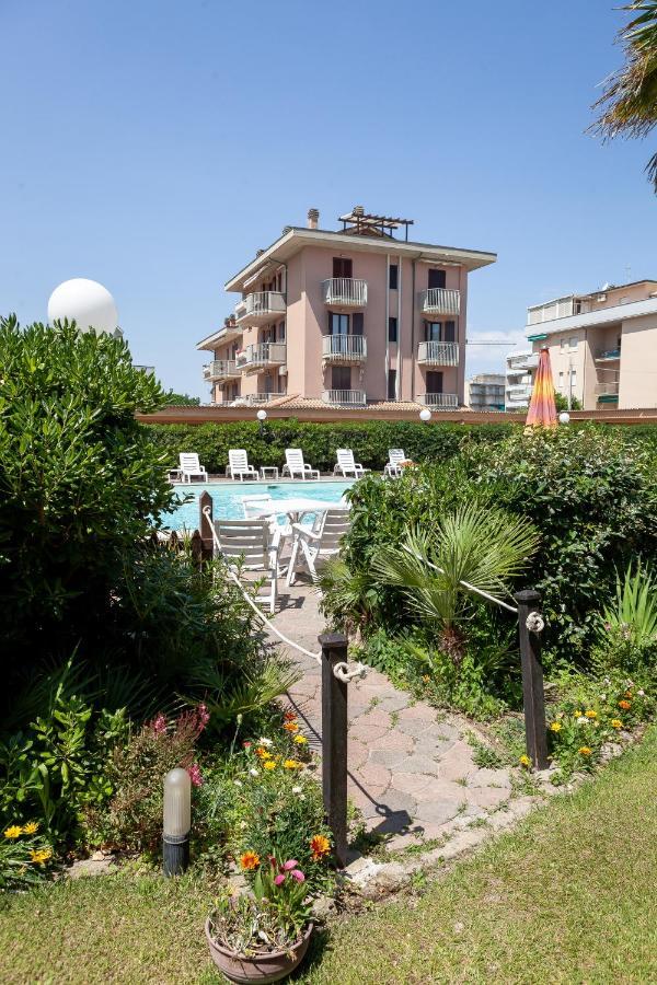 Hotel Primavera Sul Mare Lido Di Savio Exterior foto