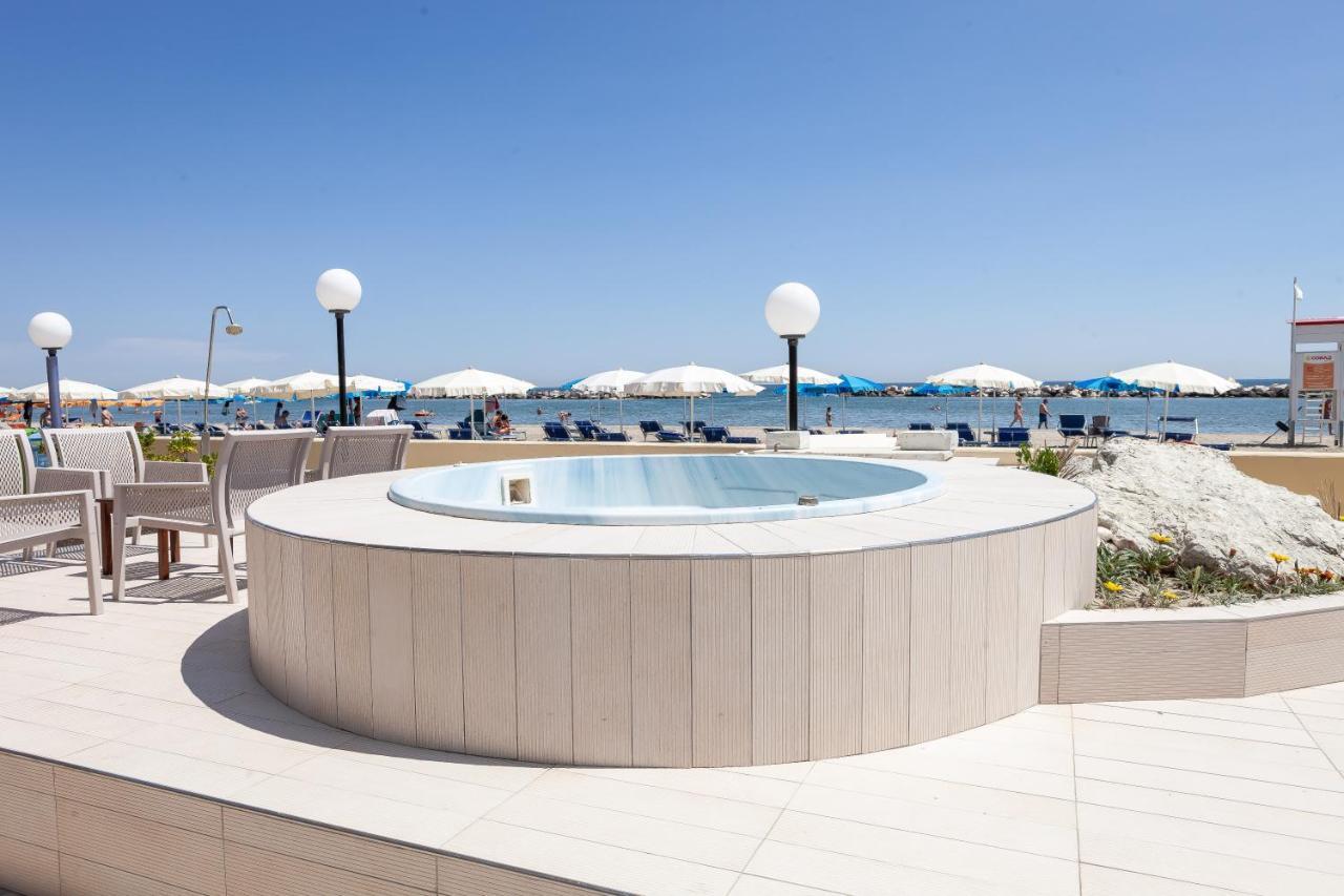 Hotel Primavera Sul Mare Lido Di Savio Exterior foto
